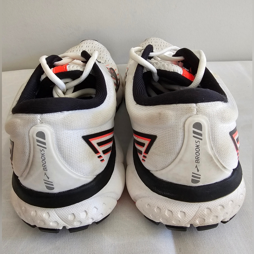 BROOKS Ghost 13 Womens White Athletic Running Shoes, Sneakers - Picture 8 of 10